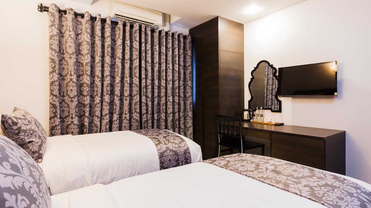 The Fah Silom Hotel Bangkok Exterior photo