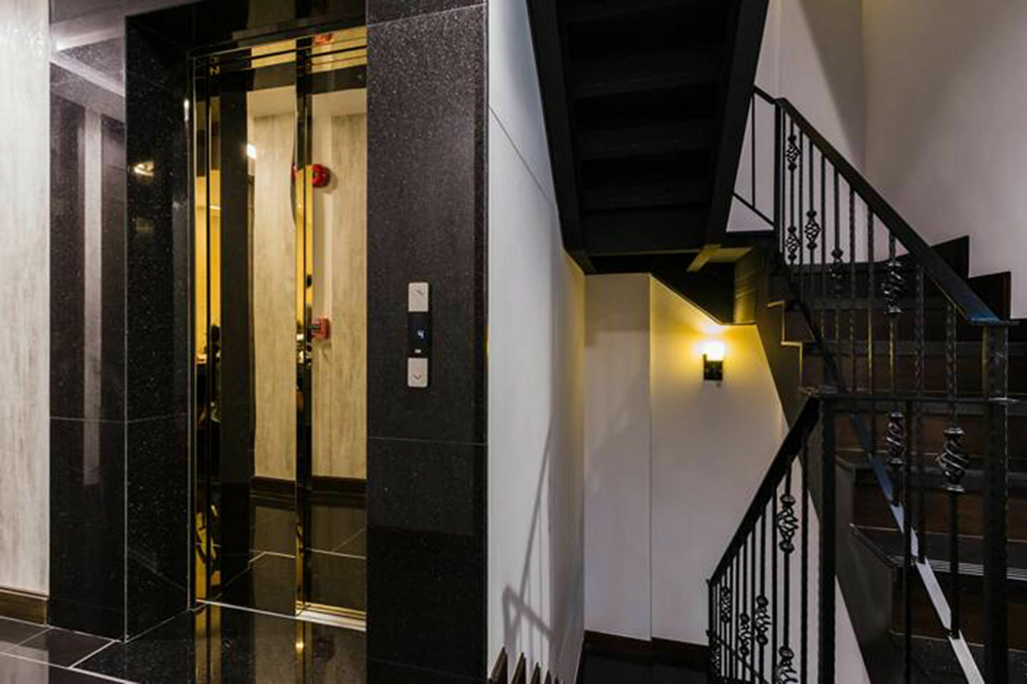 The Fah Silom Hotel Bangkok Exterior photo