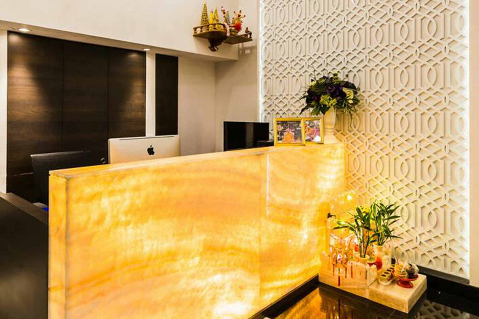 The Fah Silom Hotel Bangkok Exterior photo